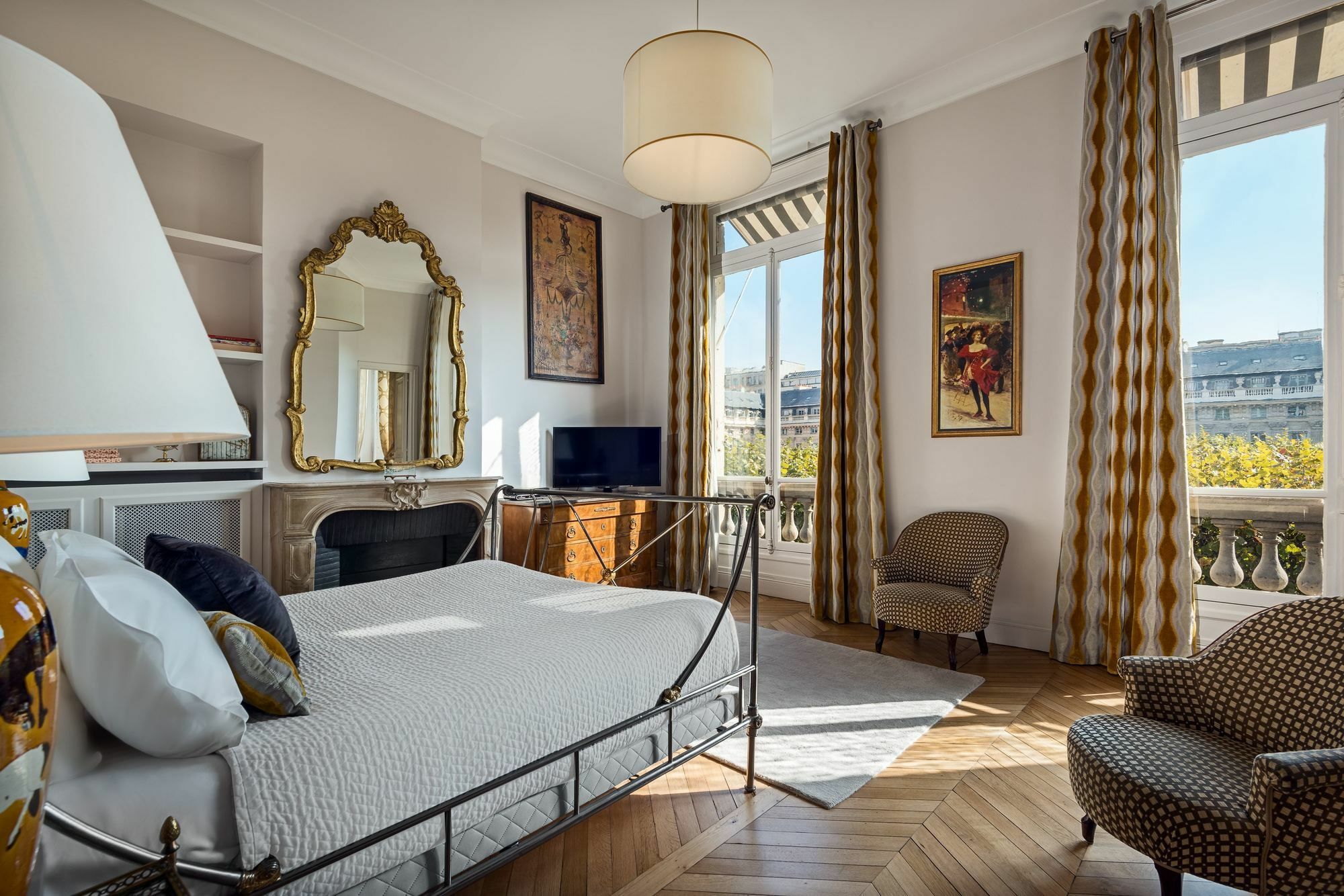 Palais Royal - Three Bedroom Apartment *