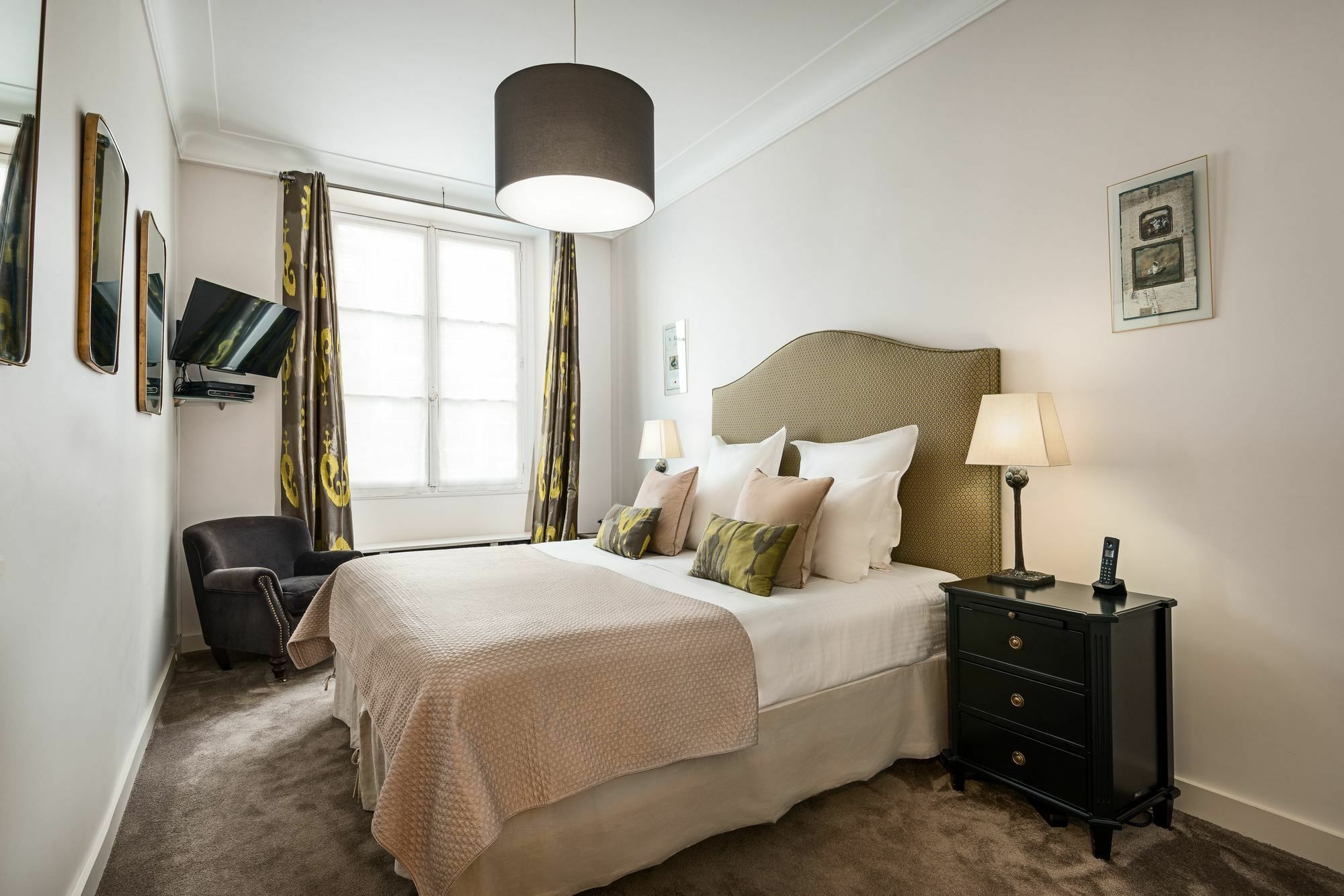 Palais Royal - Three Bedroom *